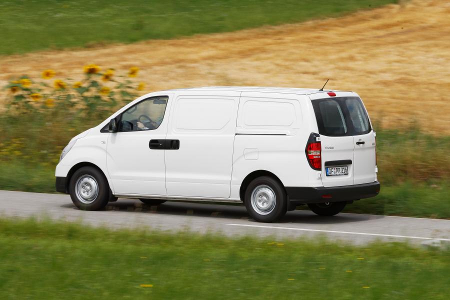  Hyundai H-1 Van (TQ) 2016 года  (фото 17 из 26)